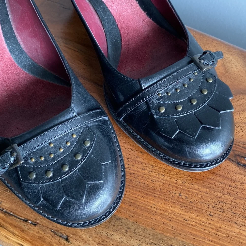 Aerosol Black Leather pumps